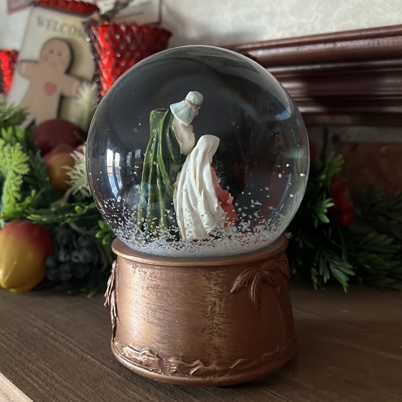 ❤️ Christmas Nativity Musical Silent Night Snow Globe‼️FINAL SALE - Picture 7 of 9